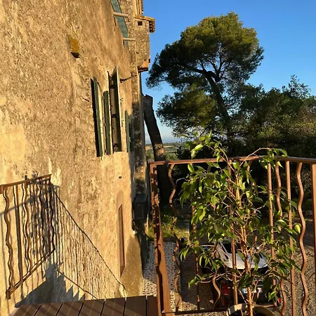 La Pinede, Privatif Au Chateau