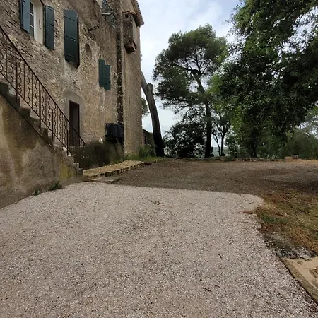 La Pinede, Privatif Au Chateau *